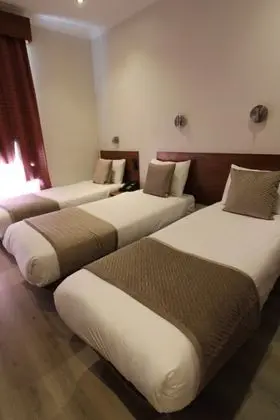 Üç Kişilik Oda