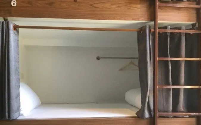 Six Room