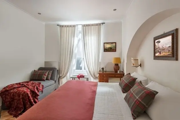 Classic Tek Büyük Yataklı Oda