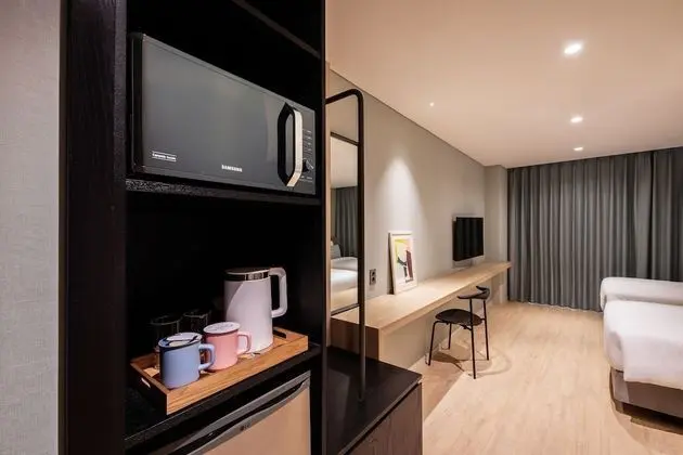 Urban Twin (No Kitchenette)