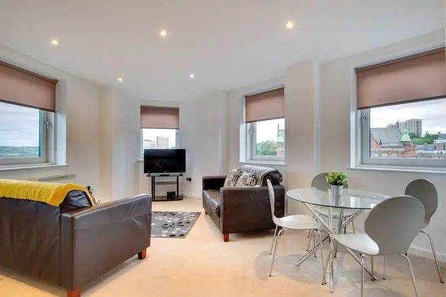 City Centre 5th Floor Apartment, 2 Bedrooms