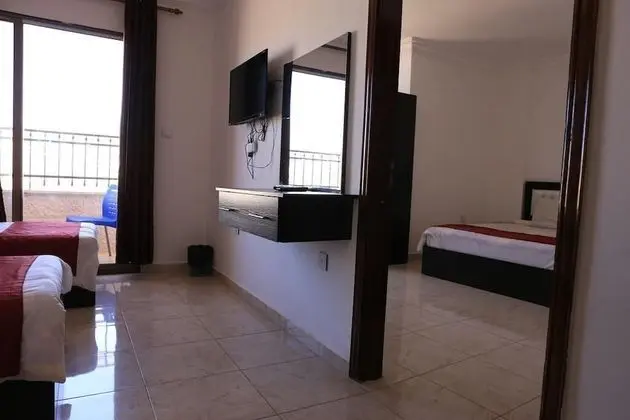 Basic Tek Büyük veya İki Ayrı Yataklı Oda