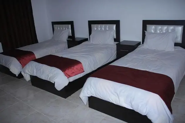 Basic Üç Kişilik Oda