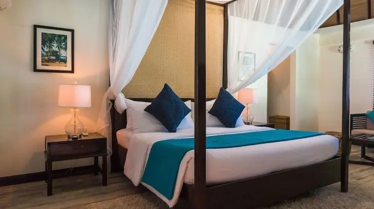 Luxury Oda, 1 En Büyük (King) Boy Yatak, Havuz Kullanımı, Denize Sıfır (Dome)