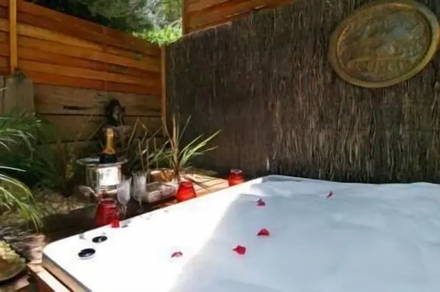 Standard Süit, 1 Yatak Odası, Sigara İçilmez, Mutfak (The Grange Jacuzzi Suite)
