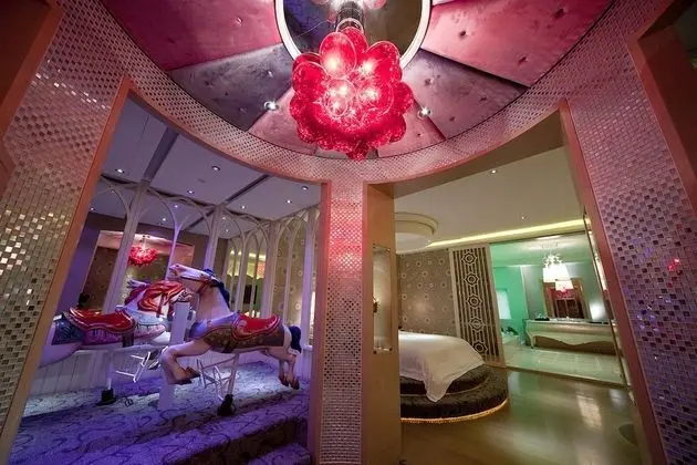 Deluxe Tek Büyük Yataklı Oda (Check in after 18:00)