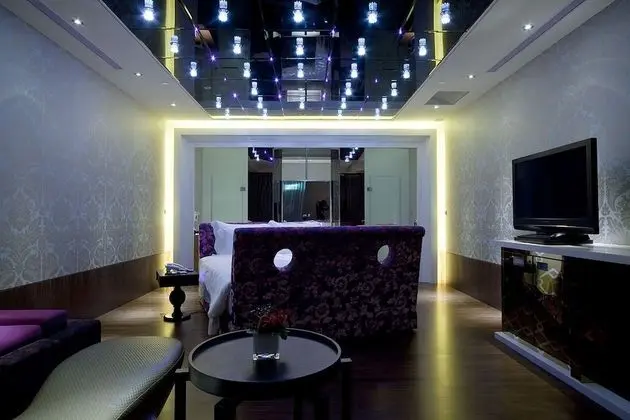 Deluxe Tek Büyük Yataklı Oda (Check in after 18:00)