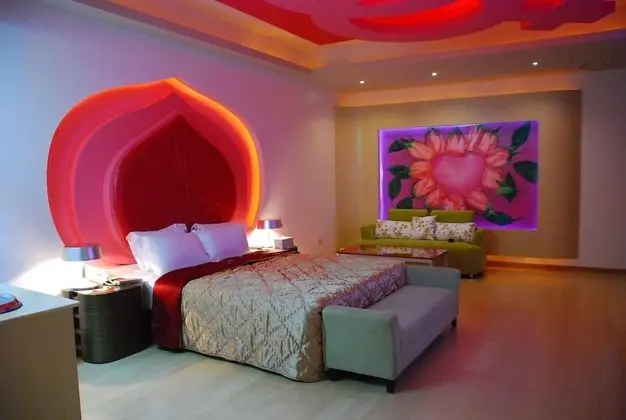 Luxury Tek Büyük Yataklı Oda