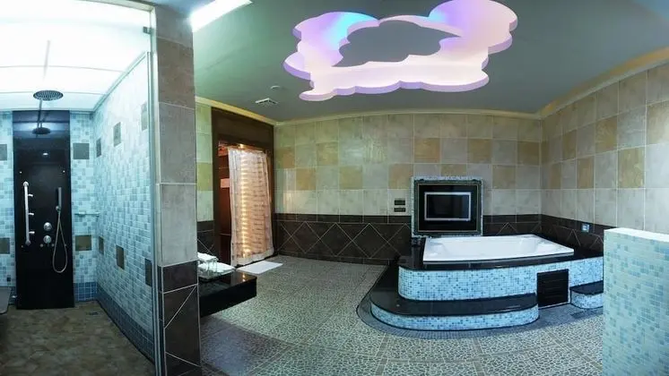 Luxury Tek Büyük Yataklı Oda