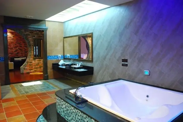 Luxury Tek Büyük Yataklı Oda
