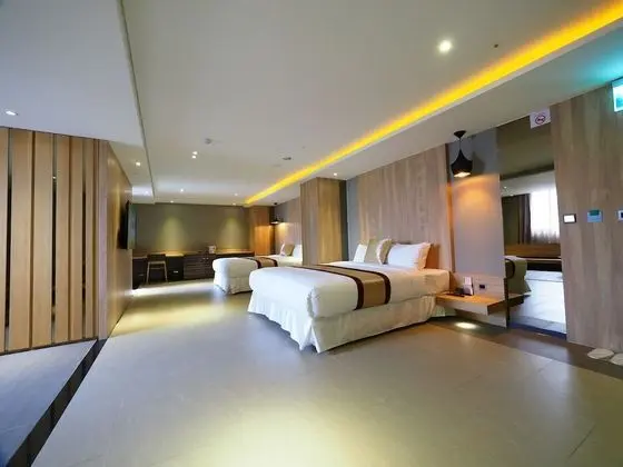 Deluxe Dört Kişilik Oda, Şehir Manzaralı