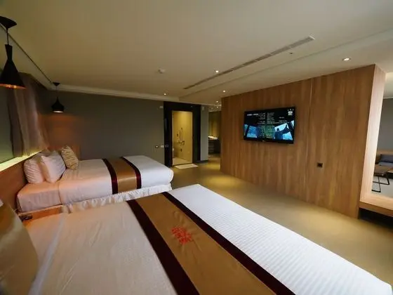 Deluxe Dört Kişilik Oda, Şehir Manzaralı
