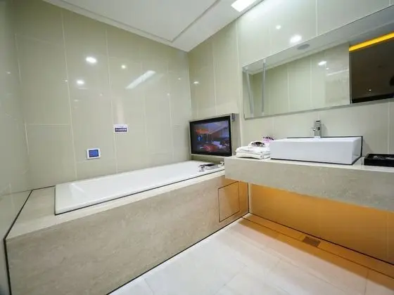 Deluxe Dört Kişilik Oda, Şehir Manzaralı