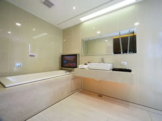 Deluxe Dört Kişilik Oda, Şehir Manzaralı