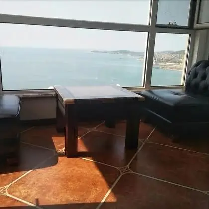 Üç Kişilik Oda, Okyanus Manzaralı
