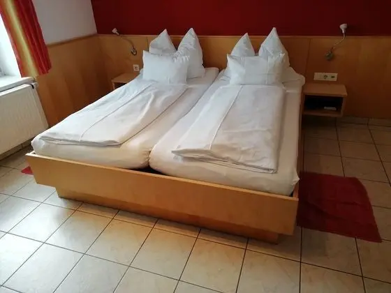 Tek Büyük Yataklı Oda