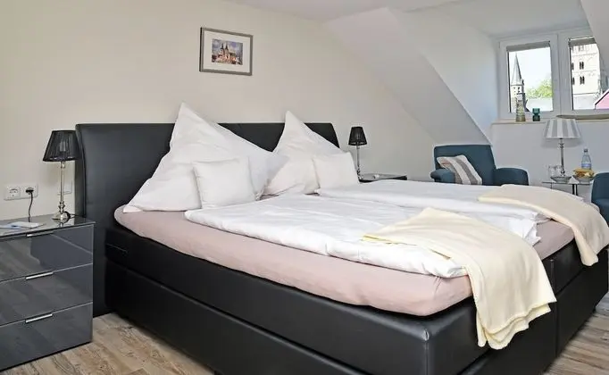 Üç Kişilik Oda, 1 En Büyük (King) Boy Yatak ve Çekyat, Sigara İçilmez, Şehir Manzaralı