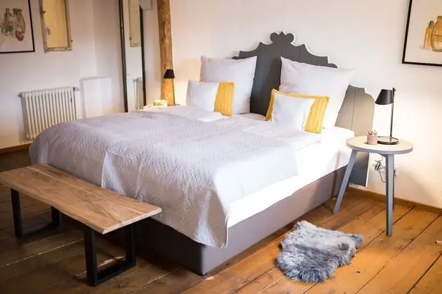 Classic Tek Büyük Yataklı Oda