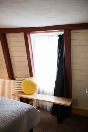 Classic Tek Büyük Yataklı Oda