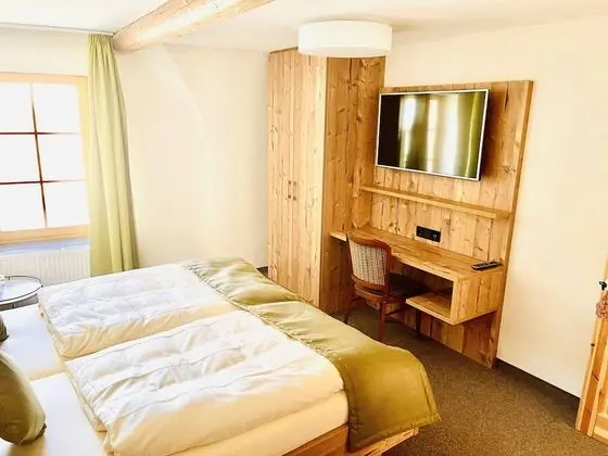 Basic Tek Büyük Yataklı Oda, Engellilere Uygun, Banyolu/Duşlu (Fachwerkhaus Plus)