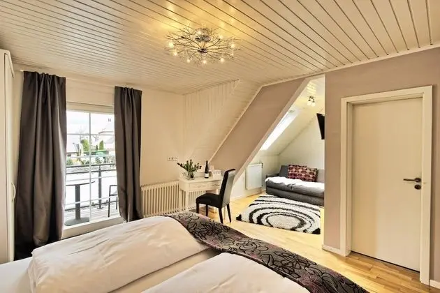 Deluxe Tek Büyük Yataklı Oda, Banyolu/Duşlu (Doppelzimmer mit Balkon)