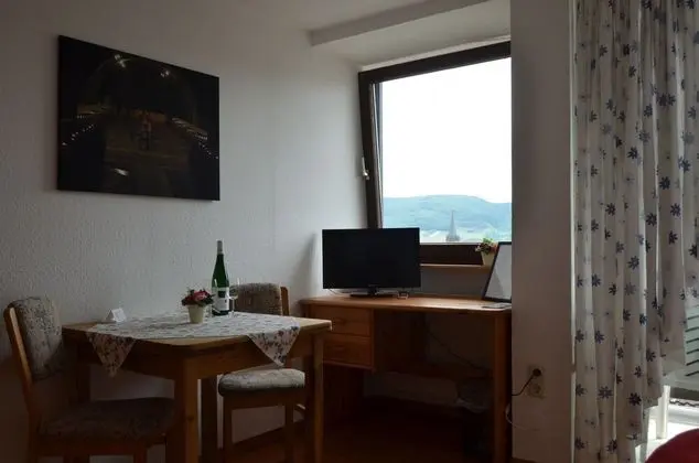 Tek Büyük Yataklı Oda, Balkon