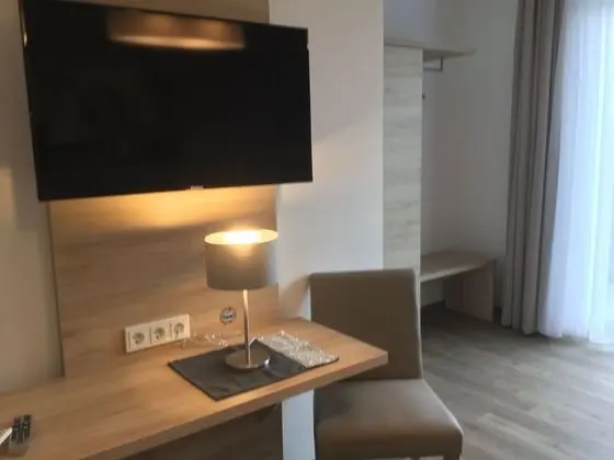 Tek Büyük Yataklı Oda, Balkon
