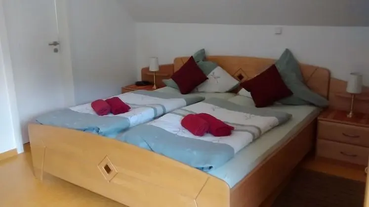 Tek Büyük Yataklı Oda, Balkon