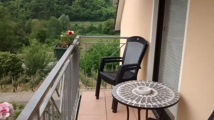 Tek Büyük Yataklı Oda, Balkon