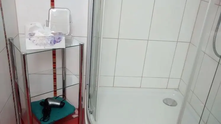 Tek Büyük Yataklı Oda, Balkon