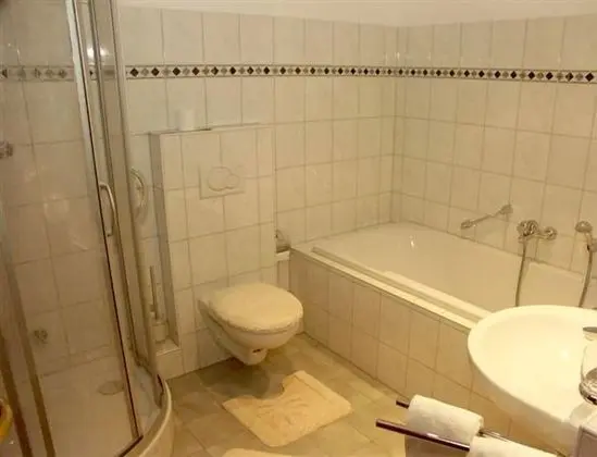 Premium Tek Büyük Yataklı Oda