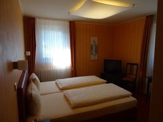 Standard Tek Büyük Yataklı Oda (No. 3)