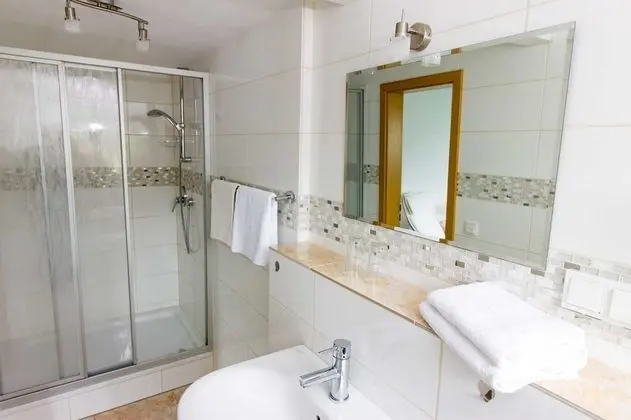 Tek Büyük Yataklı Oda, Balkon