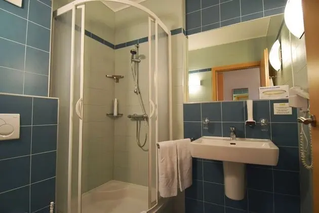 Büyük Yataklı Tek Kişilik Oda, 1 Çift Kişilik Yatak, Banyolu/Duşlu