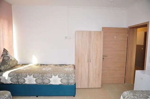 Economy Üç Kişilik Oda, Ortak Banyo (Nr. 1)