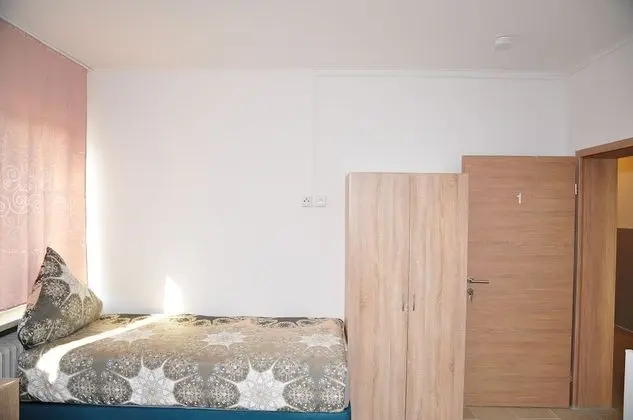 Economy Üç Kişilik Oda, Ortak Banyo (Nr. 1)
