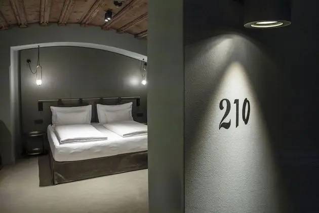 Comfort Tek Büyük Yataklı Oda