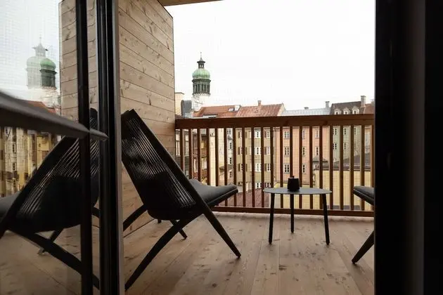 Tek Büyük Yataklı Oda, Balkon