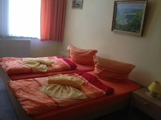 Basic Tek Büyük Yataklı Oda