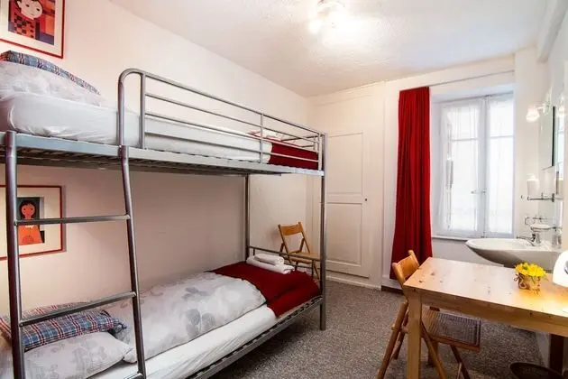 Tek Büyük Yataklı Oda, Ortak Banyo (Bunk Bed)