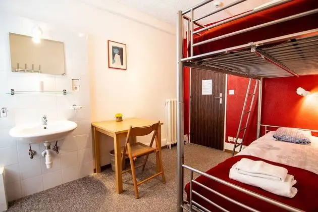 Tek Büyük Yataklı Oda, Ortak Banyo (Bunk Bed)