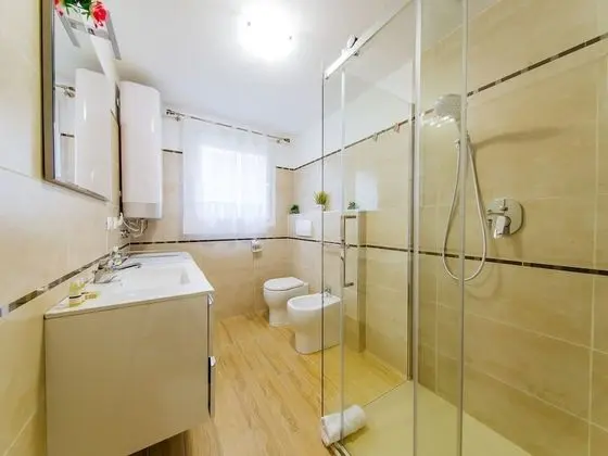 Apart Daire, Birden Çok Yatak, Sigara İçilmez