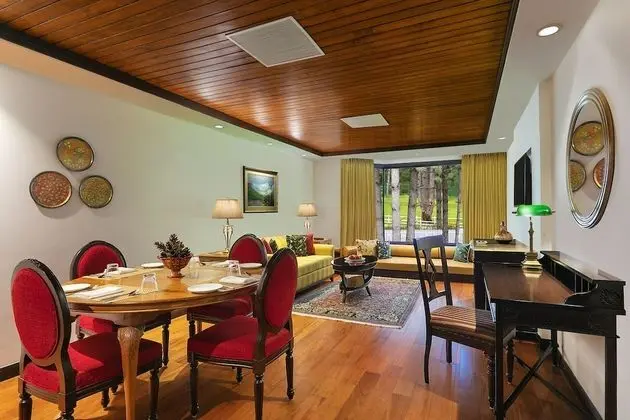 Süit, 1 En Büyük (King) Boy Yatak (Pine View Khwabgah)