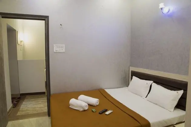 Üç Kişilik Oda, Ortak Banyo