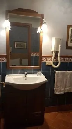 Büyük Yataklı Tek Kişilik Oda