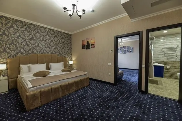Luxury Tek Büyük Yataklı Oda