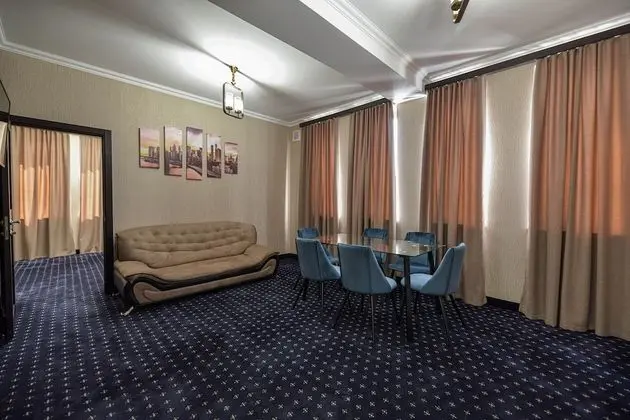 Luxury Tek Büyük Yataklı Oda