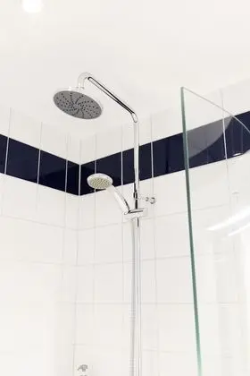 Compact Queen (no pool/spa included)