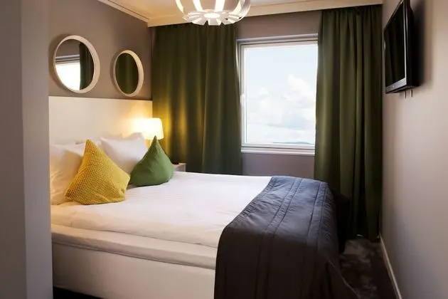 Compact Room (no pool/spa included)