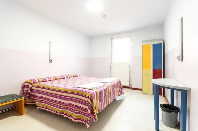 Tek Büyük Yataklı Oda, Ortak Banyo